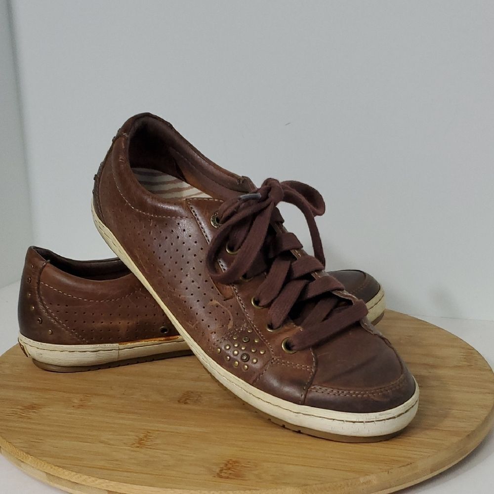 Taos Footwear Freedom Chestnut Leather Sneakers Women's Size 9